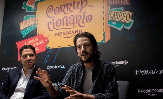diego-luna-y-alejandro-legorreta-en-la-marista-este-miercoles-8