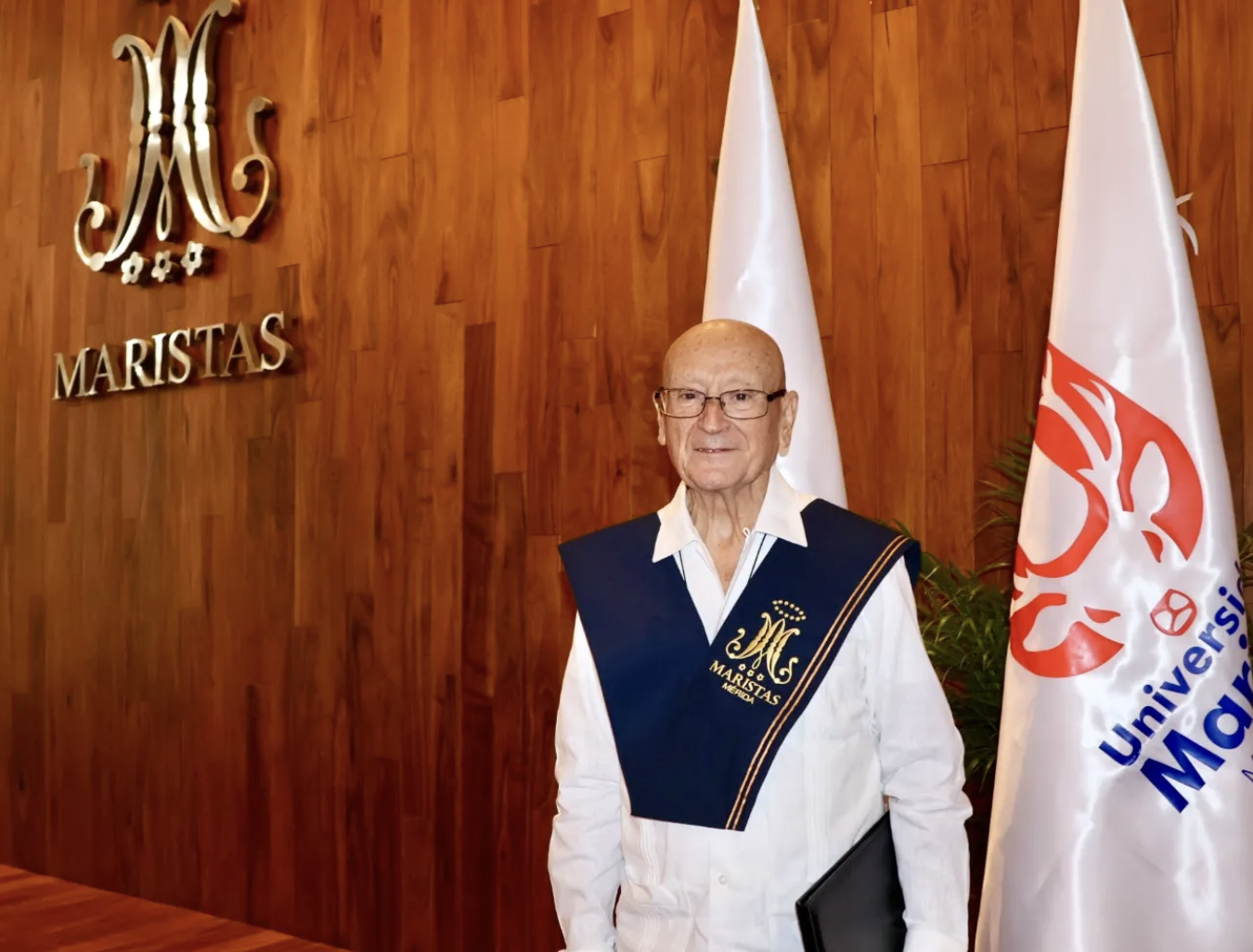 la-universidad-marista-de-merida-otorga-el-doctorado-honoris-causa-al-hno-antonio-cavazos-bueno-fms