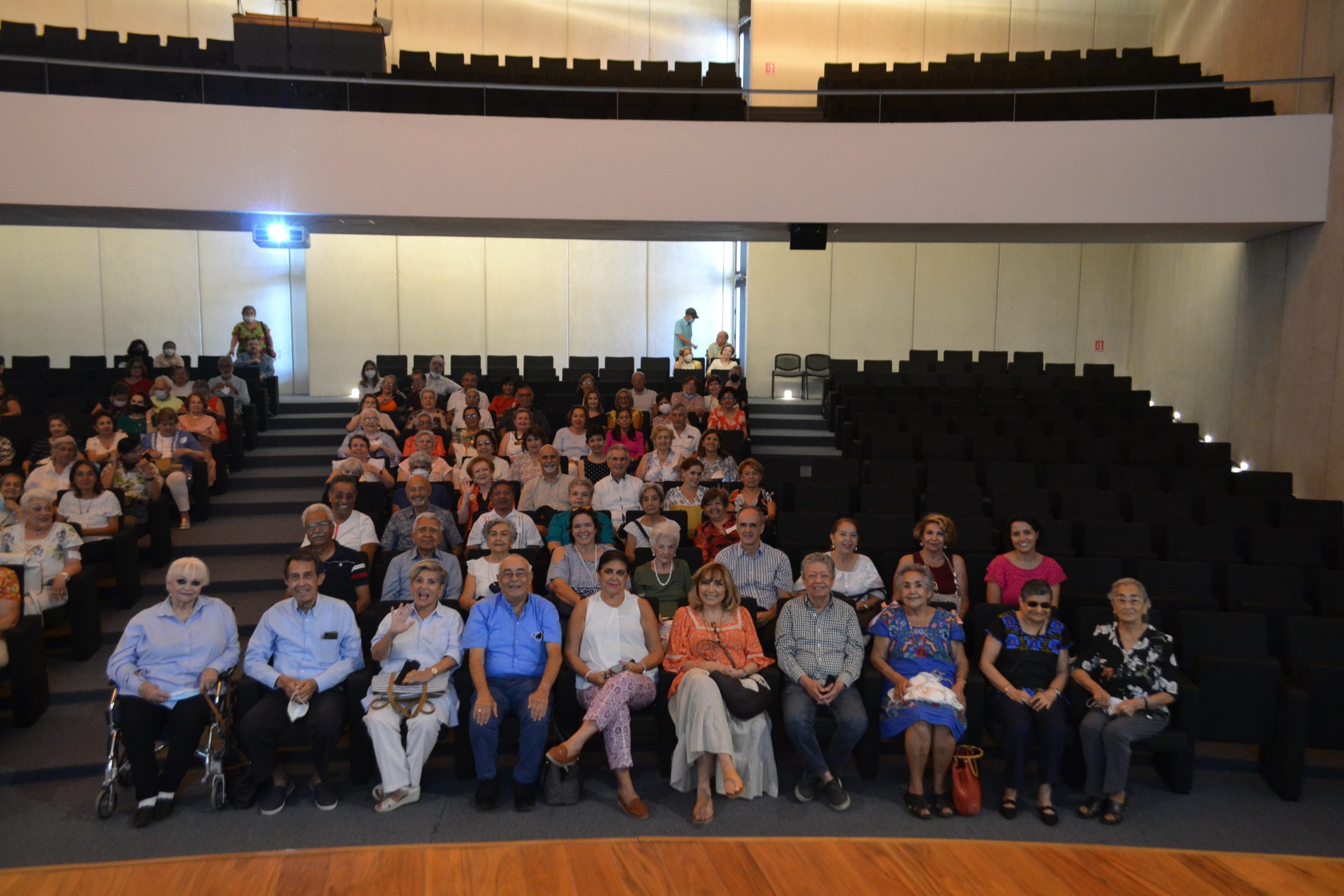 reencuentro-de-generaciones-del-programa-para-adultos-mayores