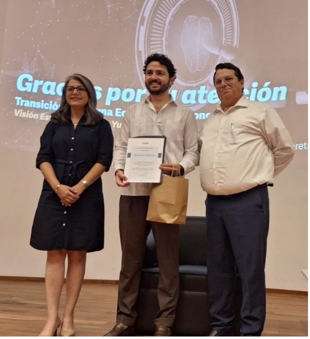 secretario-de-economia-y-trabajo-de-yucatan-comparte-con-estudiantes-maristas-la-vision-de-una-economia-del-conocimiento